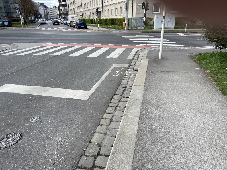 Fahrradstreifen Richard Wagner Straße.jpg