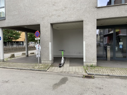 E-Scooter bei City Kepap Zugang AMS 180821