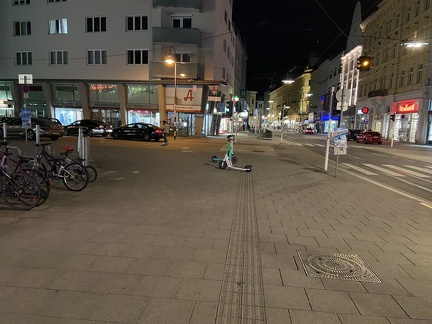 E-Scooter Schillerplatz um 2230 Uhr 21062022
