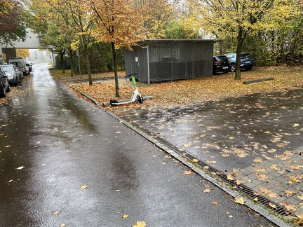 E-Scooter bei Schnitzlerweg 20 15102022