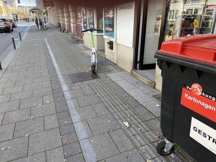 E-Scooter Wiener Straße bei Schneiderei 27-10-22