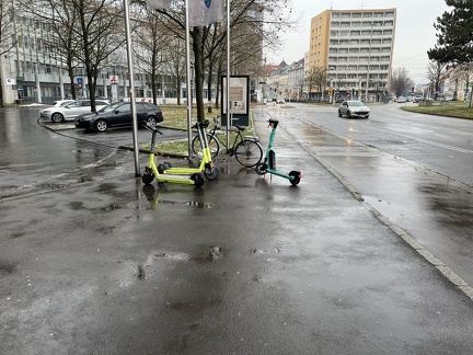 E-Scooter bei BFI Bulgariplatz 12 16-12-2022
