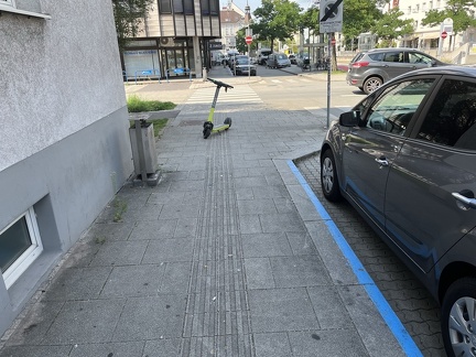 E-Scooter bei TBI Hasnerstraße 1 16-08-2023