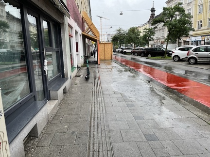 E-Scooter Wiener Straße 63 bei Billa 09-08-2023