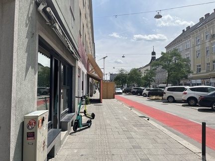 E-Scooter Wiener Straße bei Billa 22-07-2023